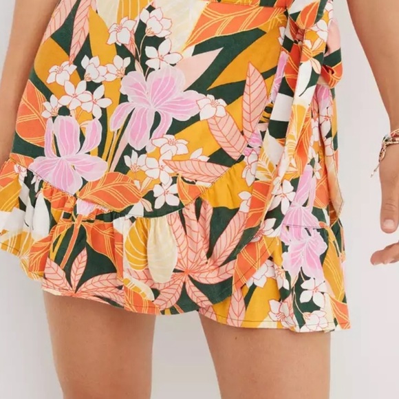 Aerie floral wrap around skirt - Picture 3 of 7